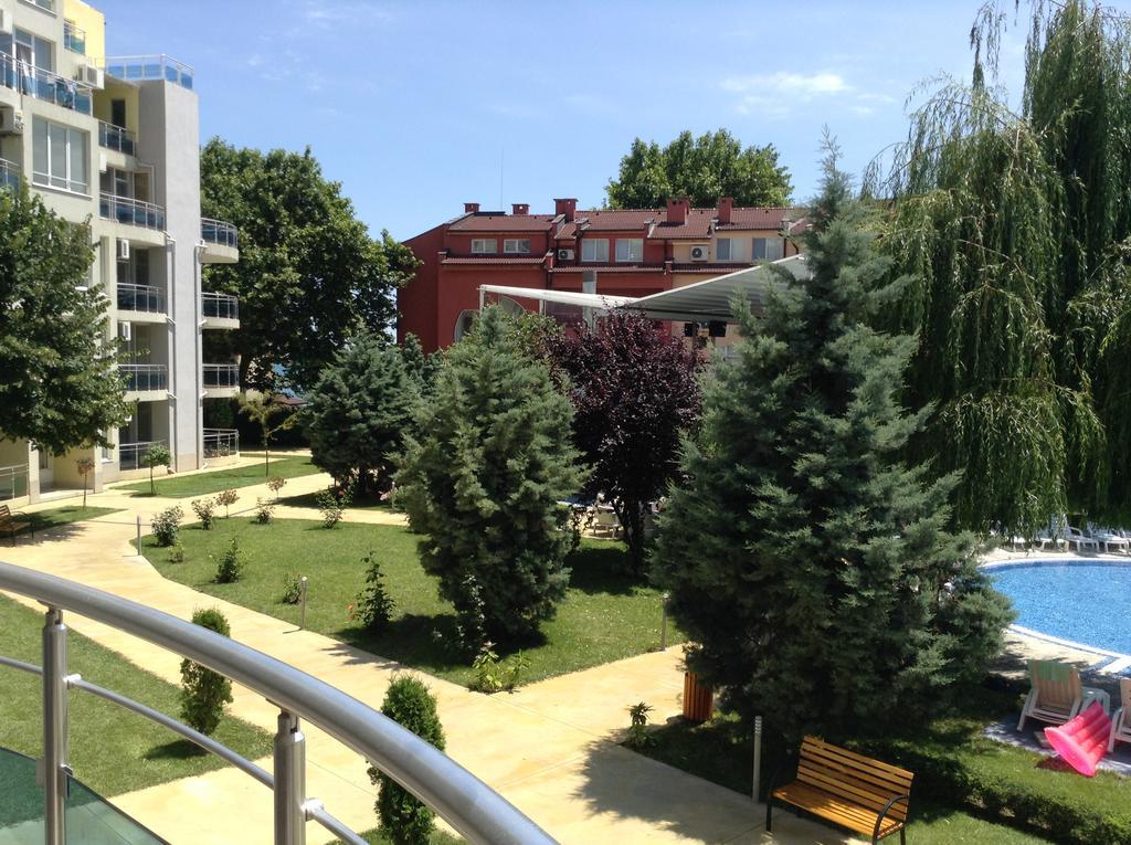 Oasis Suites Apartments And Studios Ravda Exterior foto